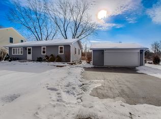 22045 W Calvin Dr, Antioch, IL 60002