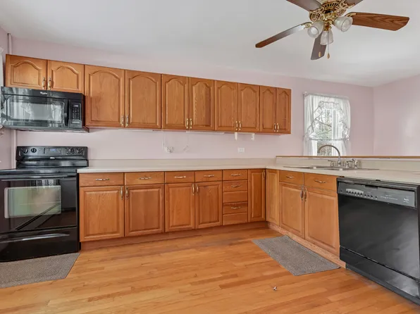 111 Main St, North Smithfield, RI 02896