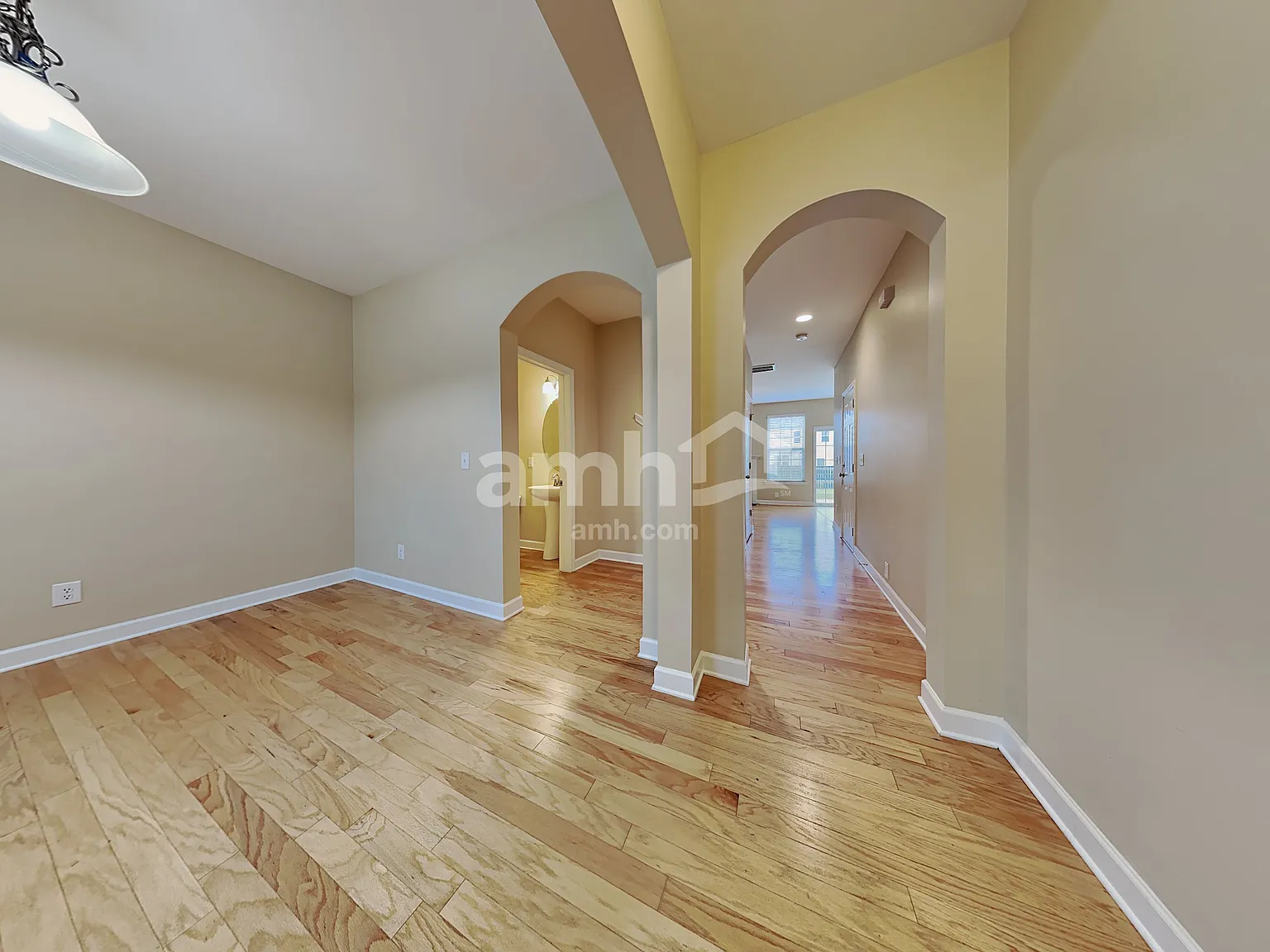3 bed, 2.5 bath, 1778 sqft, $2,390 — Photo 3