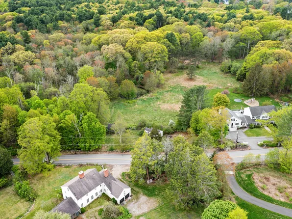 237 Salem St, Andover, MA 01810