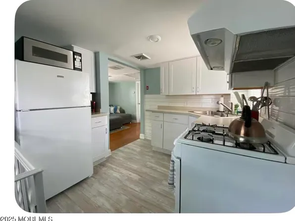 222 Norwood Ln, Avon By The Sea, NJ 07717