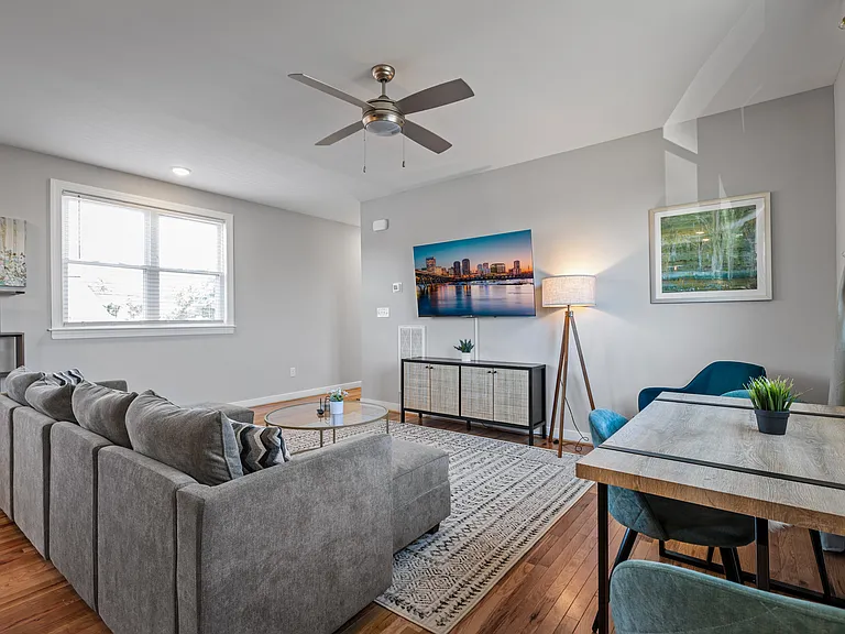 2511 Porter St #2 — Photo 20