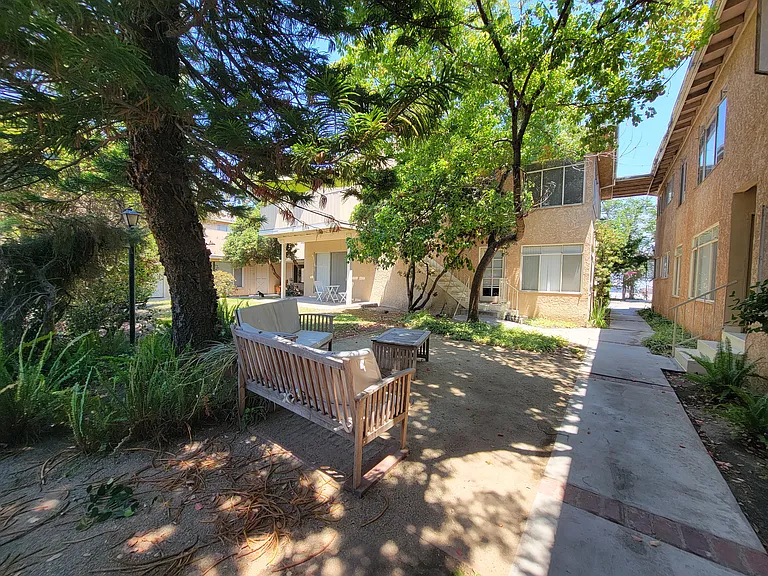 13531 Wyandotte St #6 — Photo 12