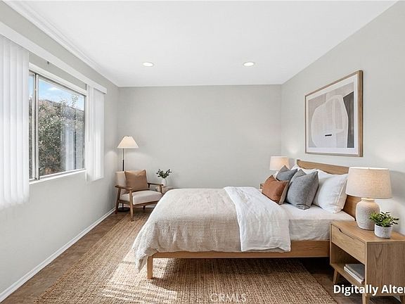 5th image of 160 Greentree Ln Unit 2