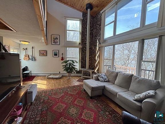 3rd image of 333 NE 5th Ave