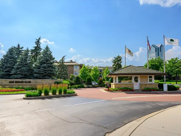 4 Oakbrook Ctr, Oak Brook, IL 60523