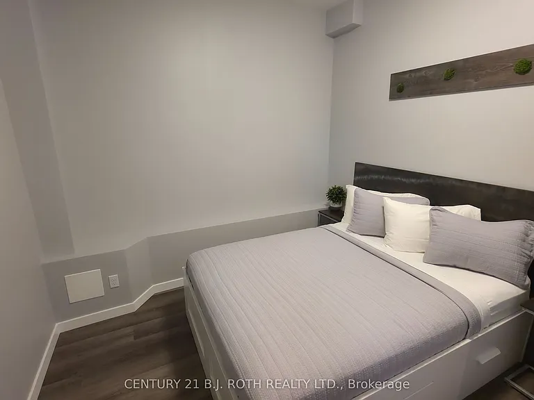 82 Albert St N #3 — Photo 4