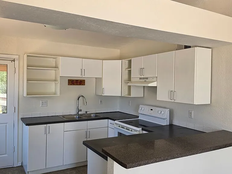 1243 N Oleander St — Photo 13