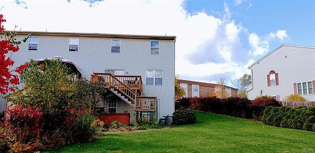 1st image of 8 Heritage Ln