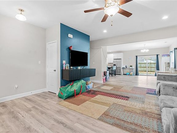 2nd image of 502 Beacon Rd