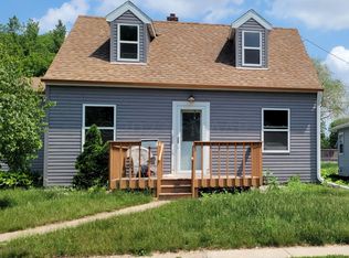 402 Dudrey Ct, Moorhead, MN 56560