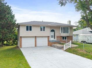 5235 N 96th St, Omaha, NE 68134