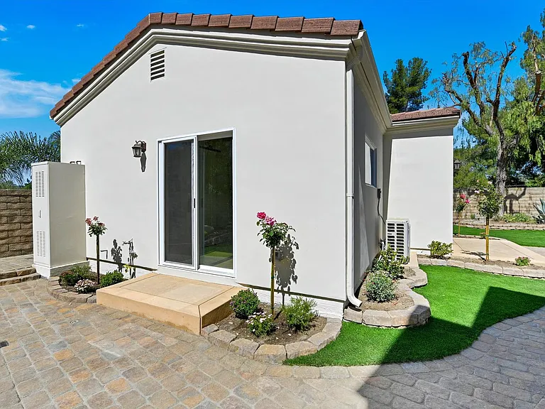4956A Vejar Dr — Photo 33