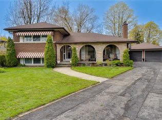 11 Sandra Ct, Hamilton, ON L8T 1Z7