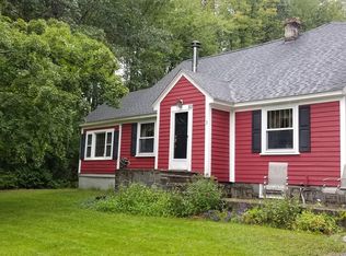 50 Lakeview Ave, Tyngsboro, MA 01879
