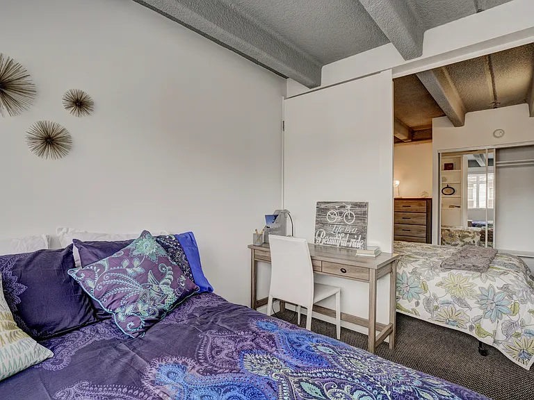 Sterling Boulder Apartments - Student Living — Photo 4