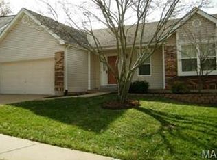 359 Oak Park Village Dr, Grover, MO
