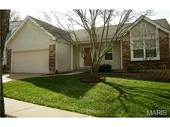 359 Oak Park Village Dr photo 1