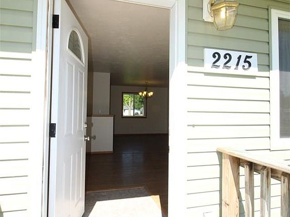 5th image of 2215 Bryan St