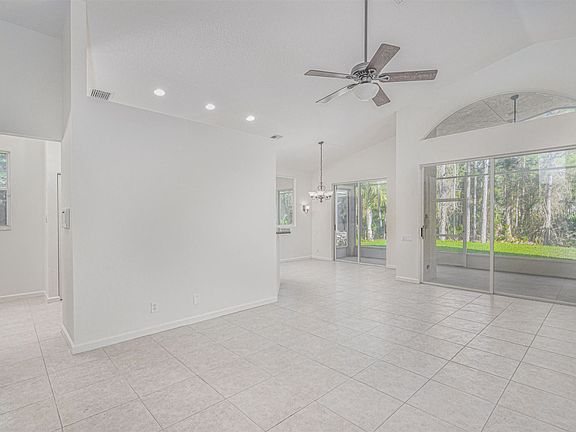 3rd image of 286 NW Toscane Trl
