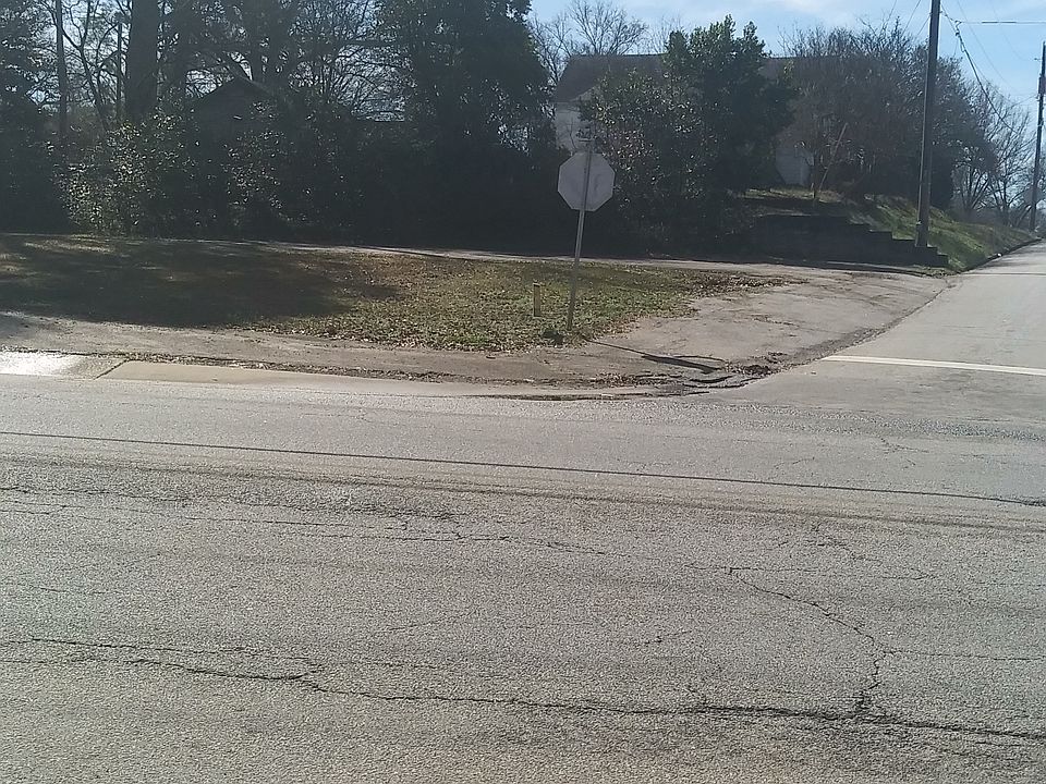 2nd image of 506 Fleming St