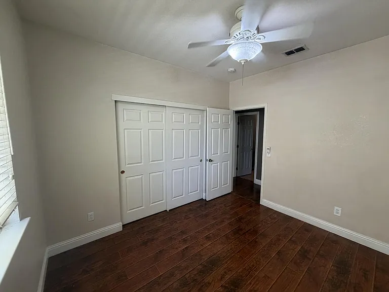 435 Petunia Ct — Photo 3