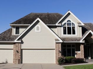 1303 Reeve Dr, Papillion, NE 68046