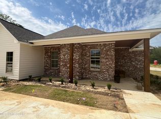 1921 Freedom Ring Dr, Brandon, MS 39047
