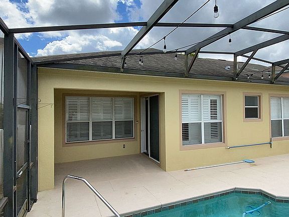 Screened and heated Pool