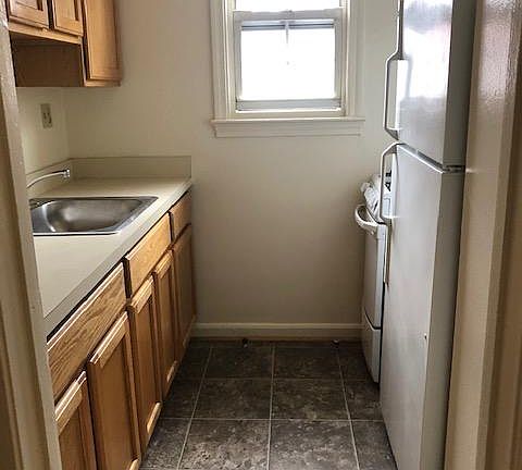 3rd image of 738 N Nelson St