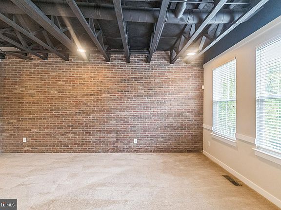 4th image of 107 Magnes Pl #704
