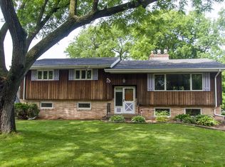 3127 Victoria St N, Shoreview, MN 55126