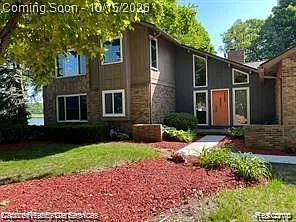 4 bed, 3.0 bath, 2795 sqft, $3,700 — Photo 2