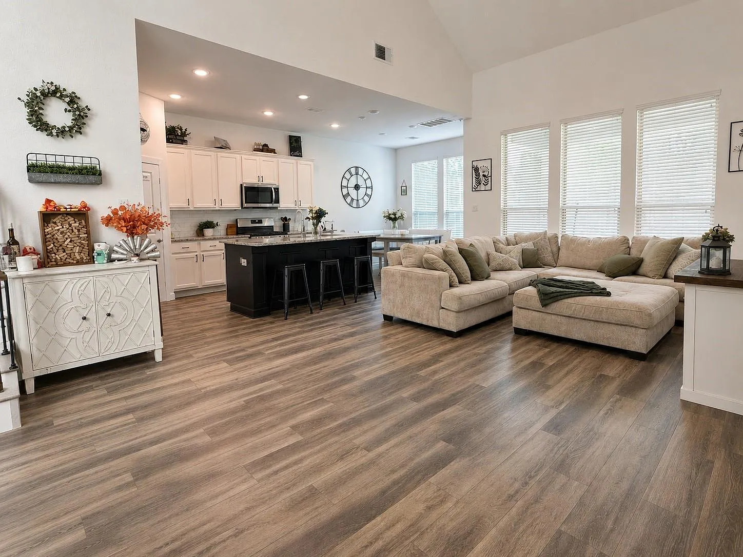 5 bed, 4.0 bath, 2884 sqft, $3,000 — Photo 4
