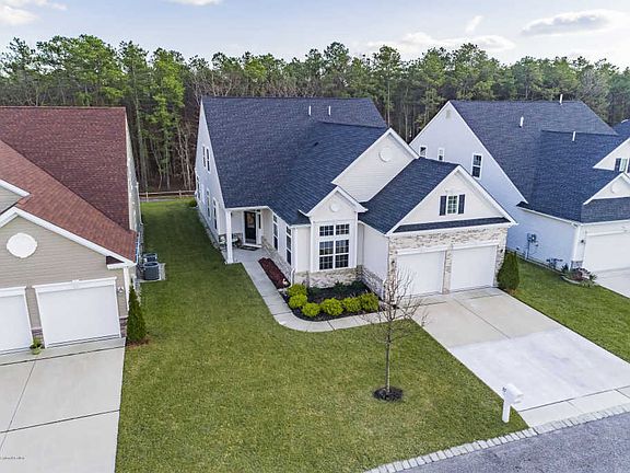 2nd image of 27 Beach Haven Way