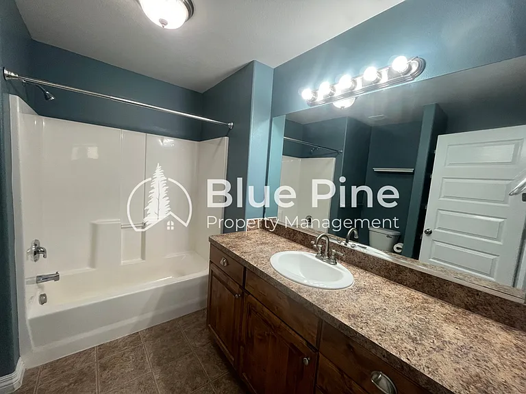 1941 N Oakbrook Rd — Photo 12