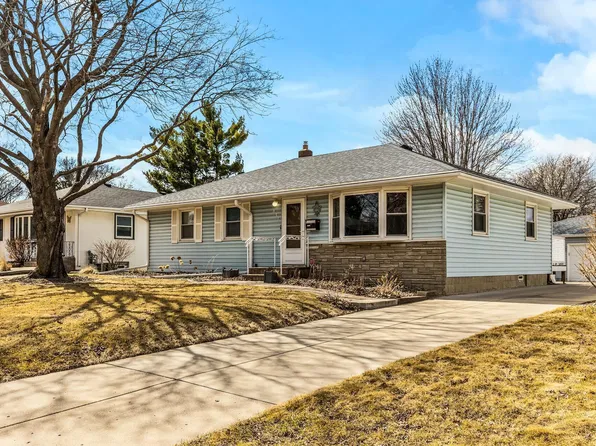 831 20th Ave N, South Saint Paul, MN 55075