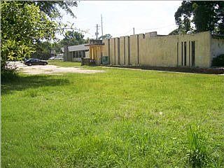 2nd image of 4923 Rivers Ave