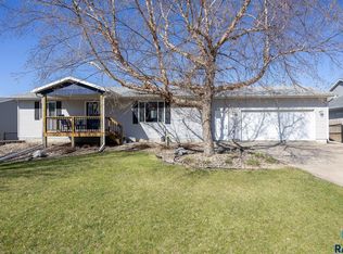103 S Steven St, Worthing, SD 57077