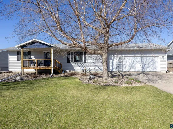 103 S Steven St, Worthing, SD 57077