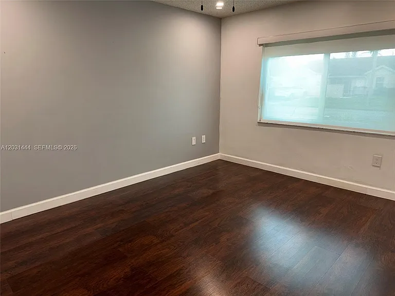 20333 NW 36th Ave — Photo 12