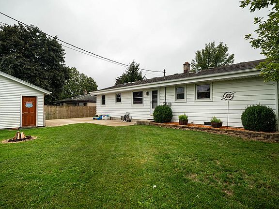 2nd image of 1614 N Lakeview AVENUE