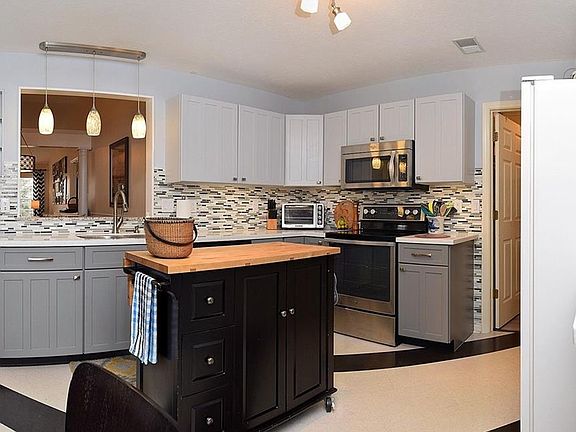 2nd image of 6004 Honeywell Dr