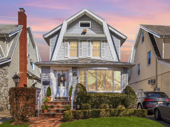 1655 Marine Parkway image 1 of 22