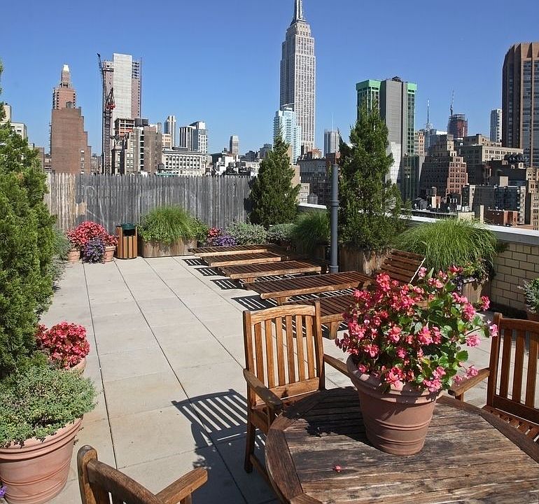 2nd image of 154 E 29th St #604