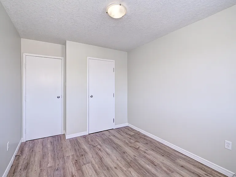 531 Franklin Blvd — Photo 18