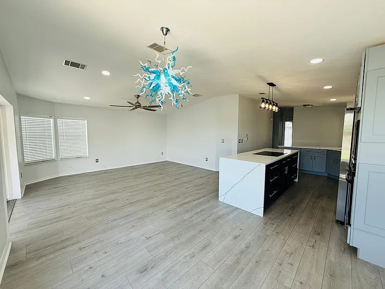 4851 W Gandy Blvd #5 — Photo 10