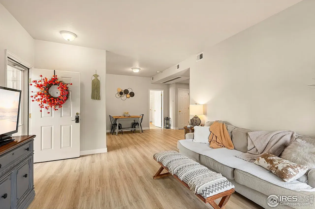 2 bed, 1089 sqft, $2,200 — Photo 4