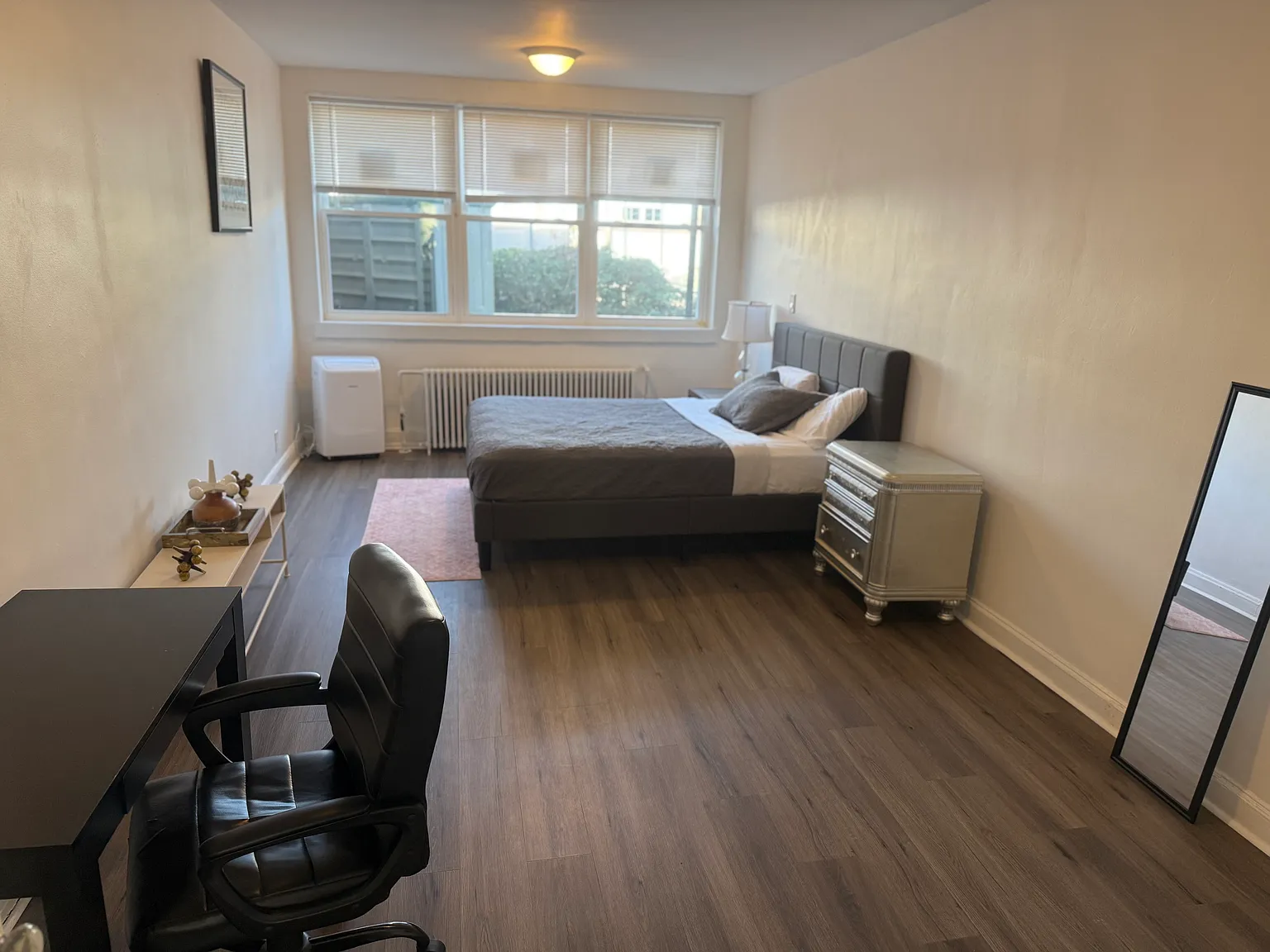 1 bed, 710 sqft, $1,900 — Photo 3