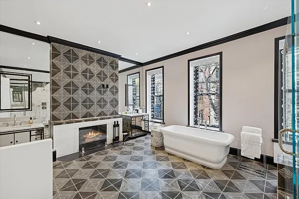 Sold by Corcoran | media 14